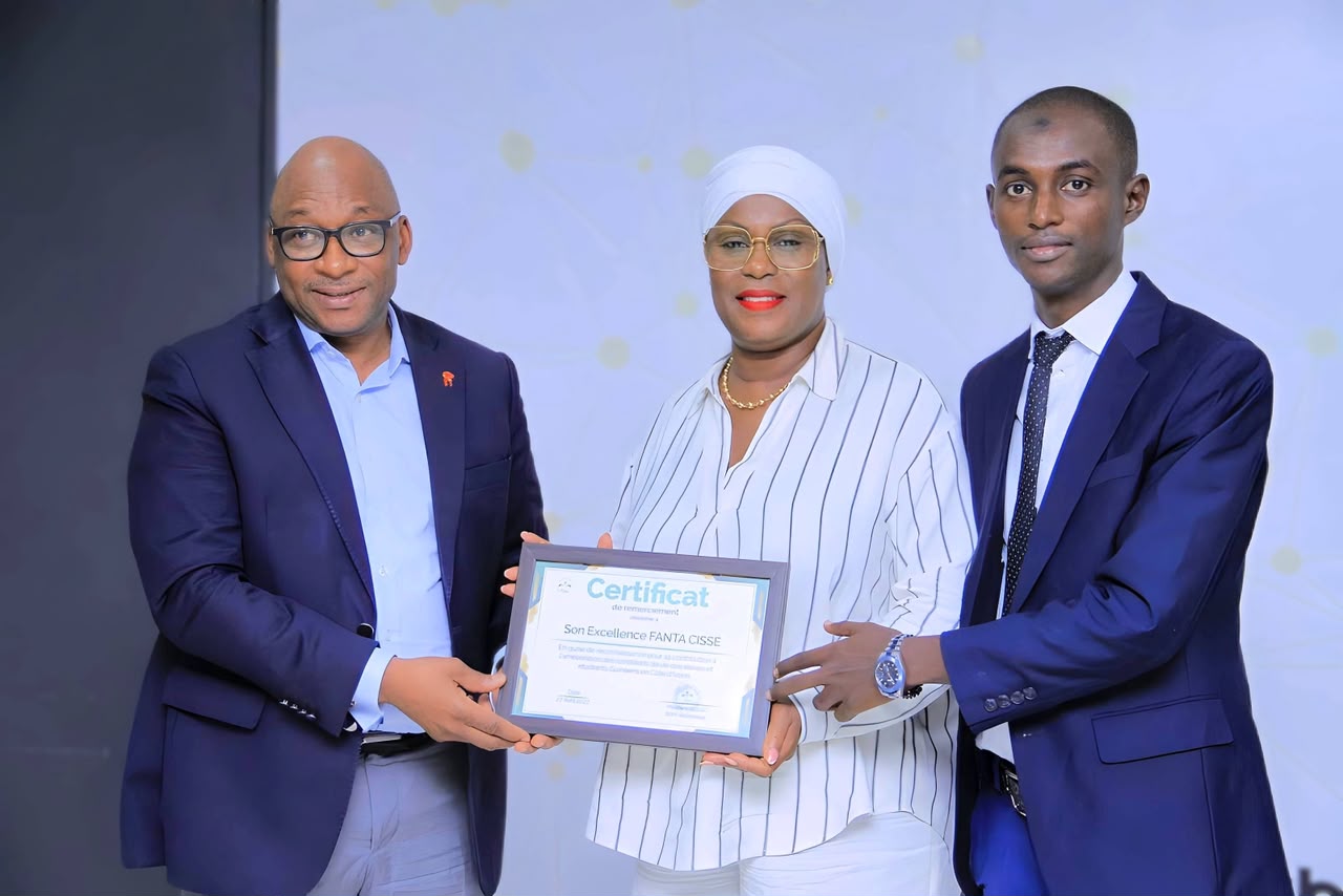 𝗟𝗘 𝗖𝗘𝗥𝗖𝗟𝗘 𝗗’𝗘𝗫𝗖𝗘𝗟𝗟𝗘𝗡𝗖𝗘 𝗔𝗨 𝗖Œ𝗨𝗥 𝗗𝗘 𝗟𝗔 𝗖𝗢𝗡𝗩𝗘𝗡𝗧𝗜𝗢𝗡 𝗡𝗔𝗧𝗜𝗢𝗡𝗔𝗟𝗘 𝗗𝗘 𝗟’𝗔𝗘𝗘𝗚𝗖𝗜